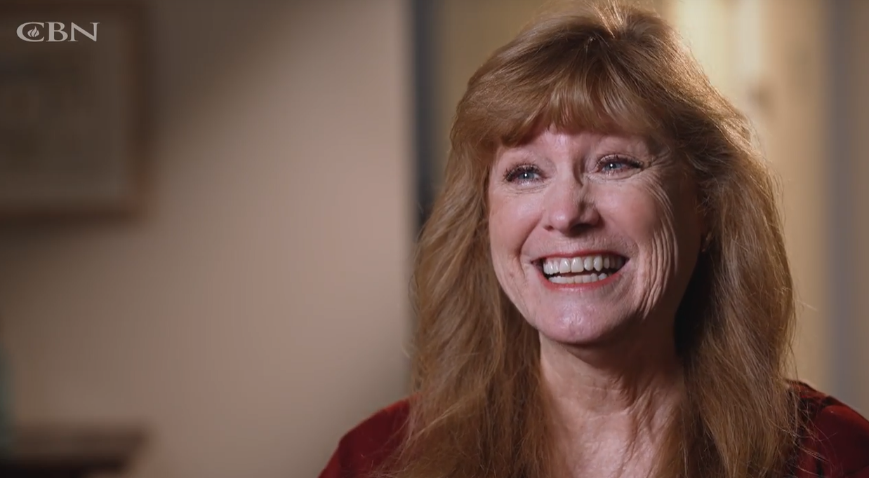 Enfermeira é curada de arritmia cardíaca após oração: “Deus viu meu coração”