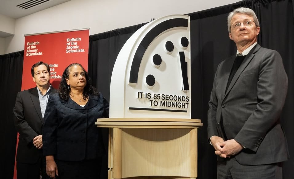 Relógio do Juízo Final chega ao ponto mais crítico, com IA entre os novos riscos