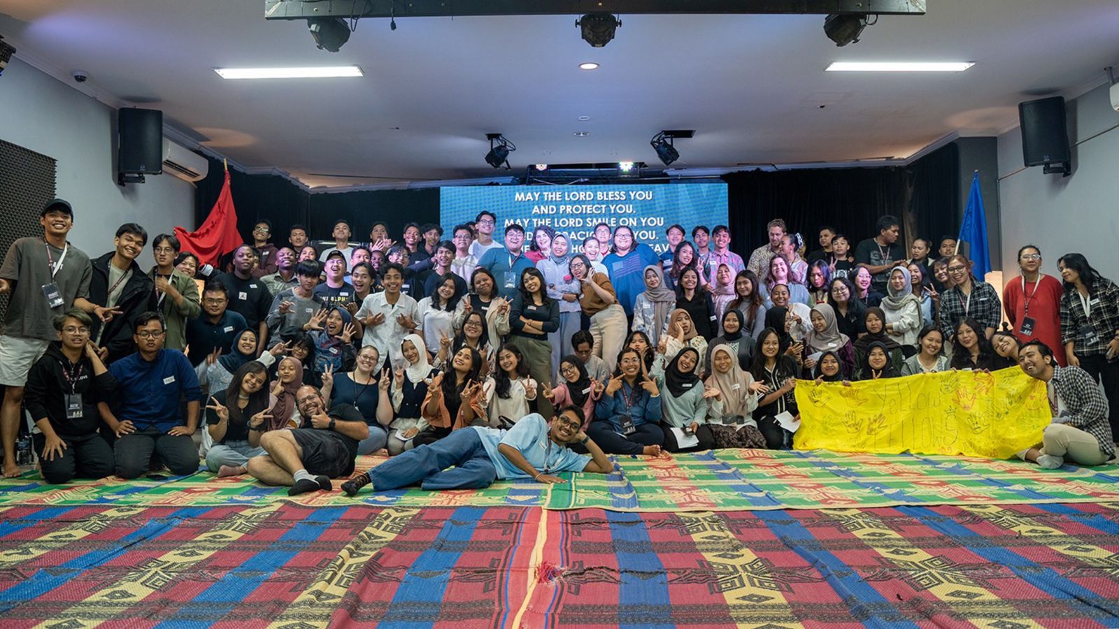 Ministério alcança universitários muçulmanos com aulas de inglês na Indonésia