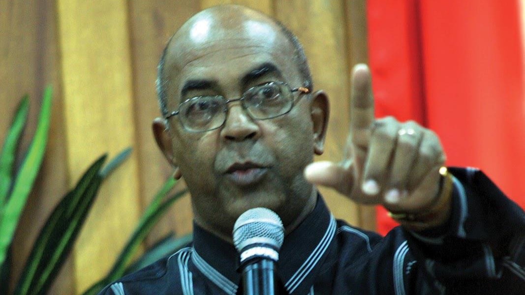 Ex-mestre sala que se converteu alerta: 