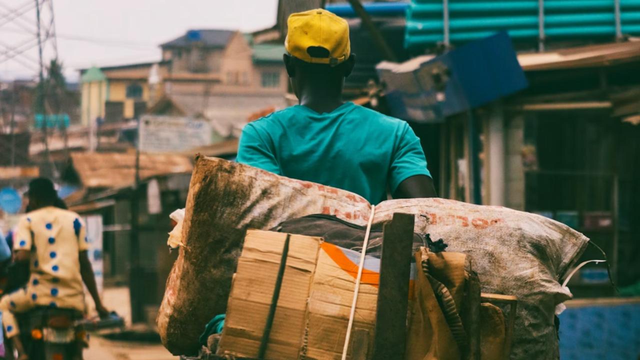 Pai muçulmano mata filho a facadas após conversão ao cristianismo em Uganda
