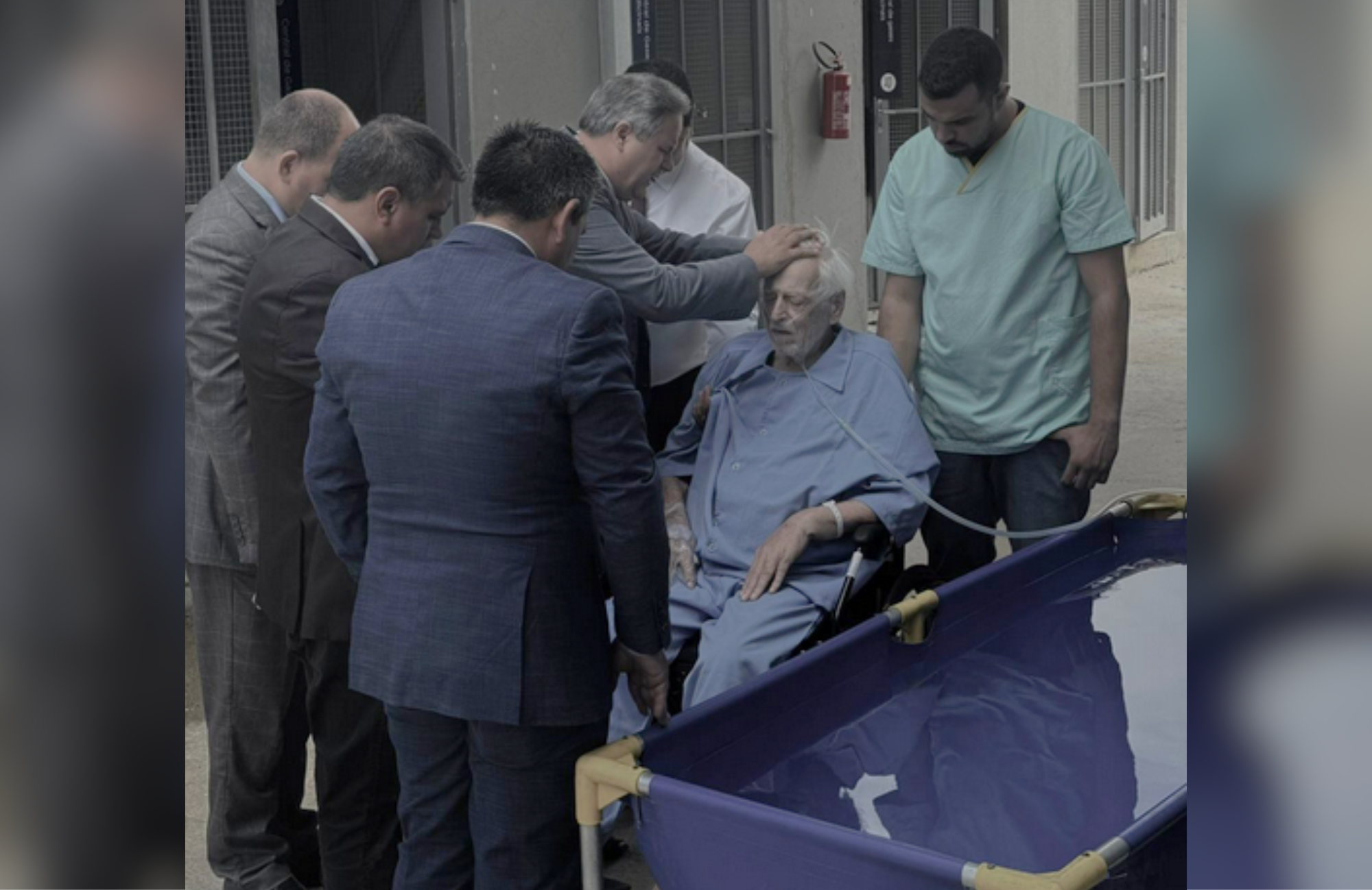 Idoso sob cuidados paliativos é batizado dentro de hospital no Paraná