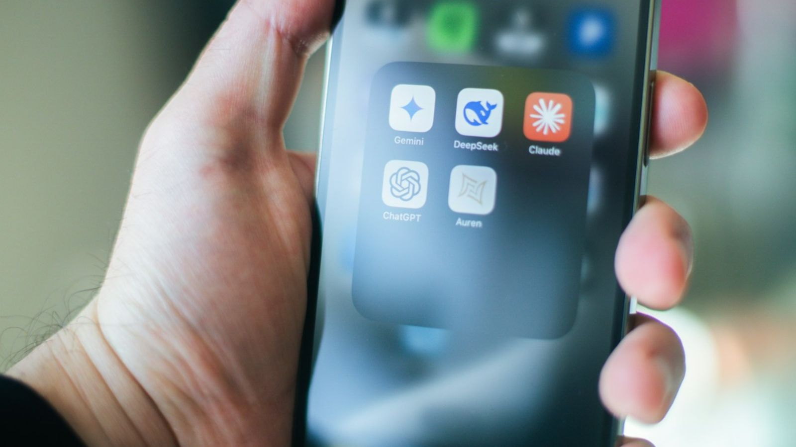 Estudo: 34% dos cristãos confiam na IA tanto quanto em pastores para conselho espiritual