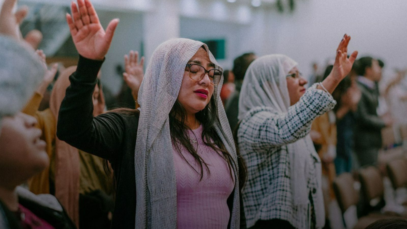 Líderes de igrejas domésticas no Irã relatam crescimento do Evangelho em meio aos conflitos