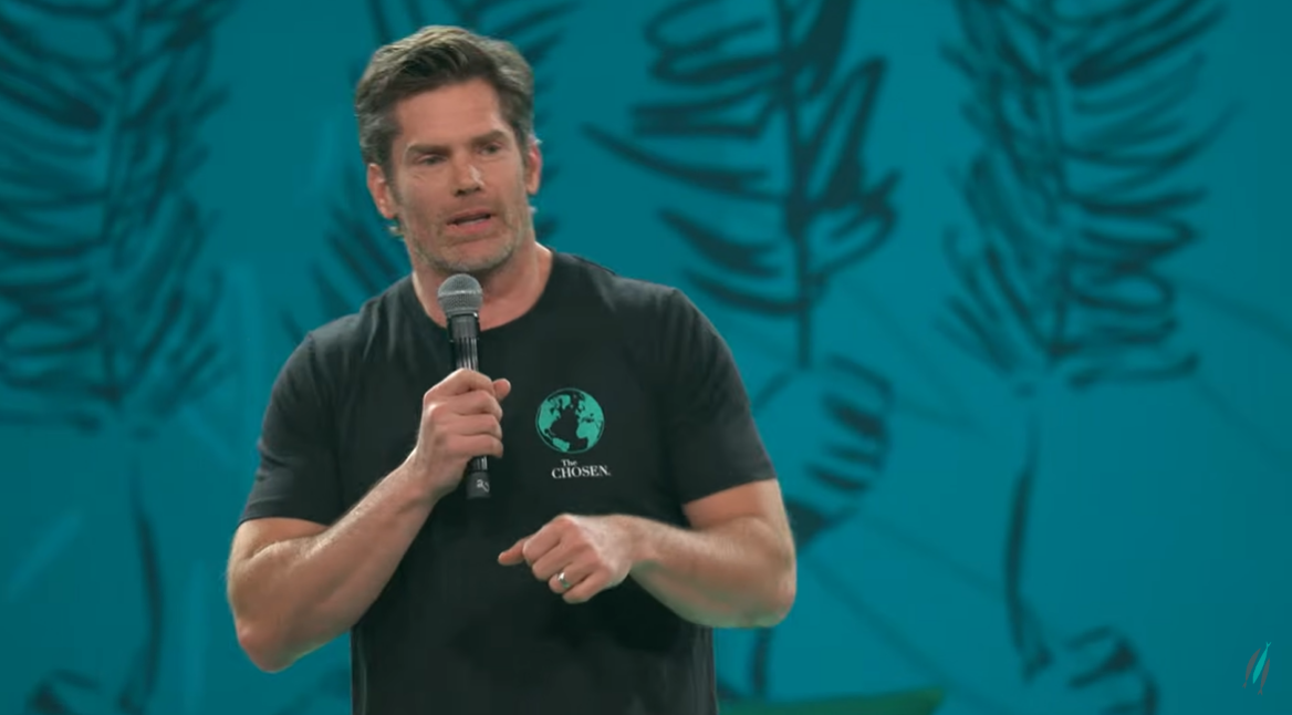 Criador de The Chosen revela batalha espiritual nos bastidores: ‘A guerra é real’