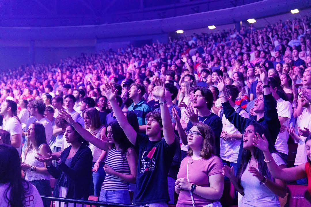 “Cansados de coisas falsas”, diz influenciador cristão sobre jovens em busca de Jesus