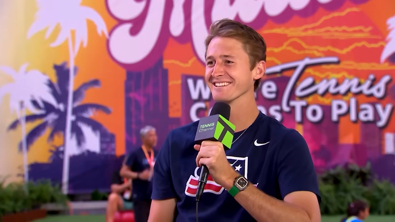 Tenista cita Bíblia após vitória histórica sobre nº 1 do mundo: ‘Tudo é possível ao que crê’