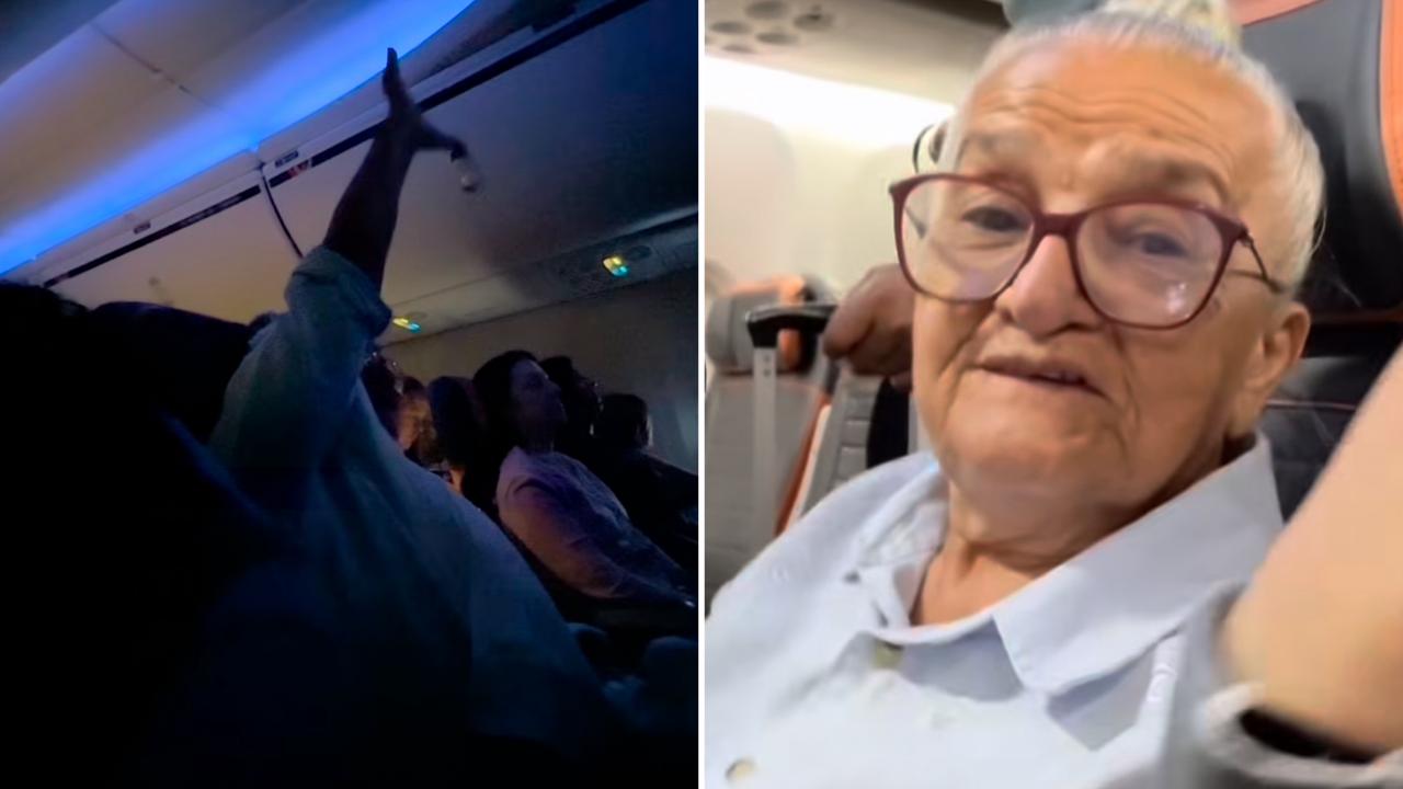 Idosa emociona ao orar com mãos levantadas antes de avião decolar: “Que Deus vá conosco”
