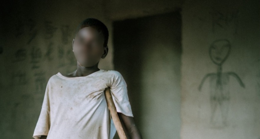 Em ataque terrorista, menino se recusa negar Jesus: 