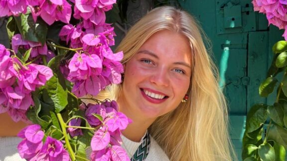 Jovem é curada de depressão profunda após clamar a Deus: “Não sofro mais de traumas”