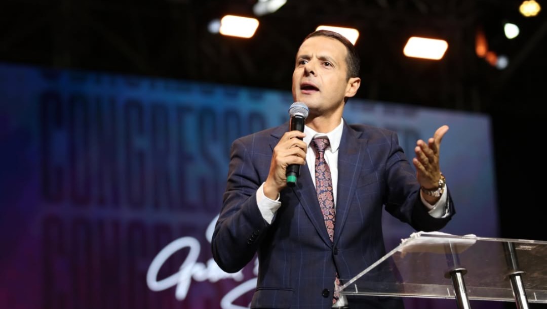 Membro do PCC se converte após ter visão em cela e se torna pregador: “A graça me salvou”