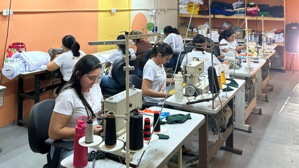 Missão ensina costura para ajudar mulheres no Sertão do Piauí: “Apresentamos Jesus”