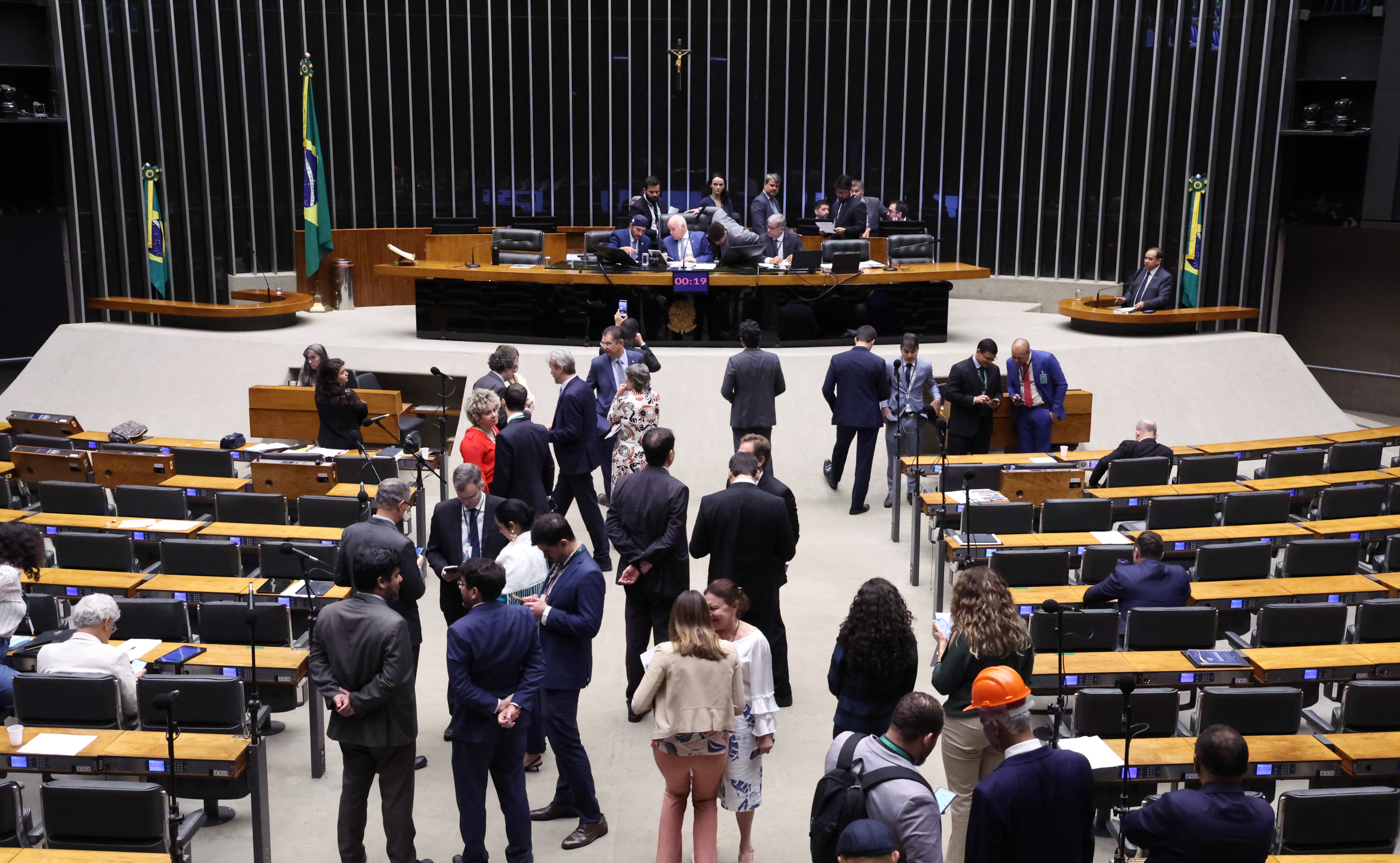 Câmara aprova PEC que prevê menos impostos para igrejas e suas entidades sociais