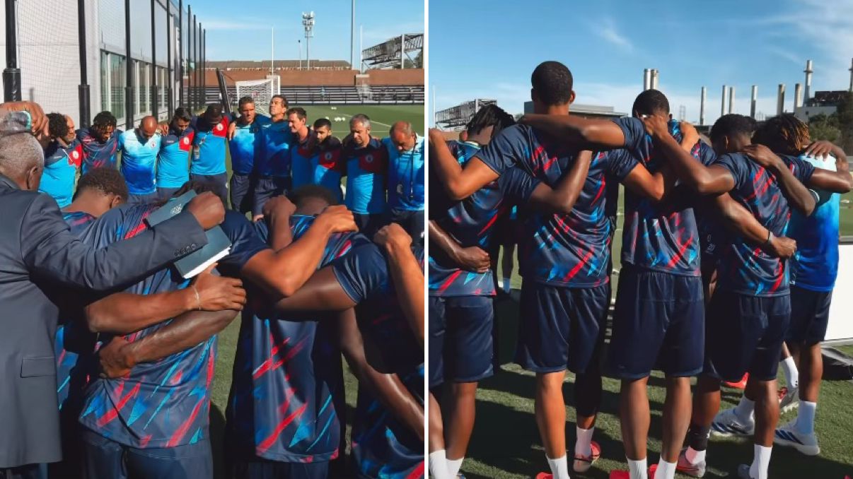 Seleção do Haiti ora após último treino antes de enfrentar o Brasil na Copa 