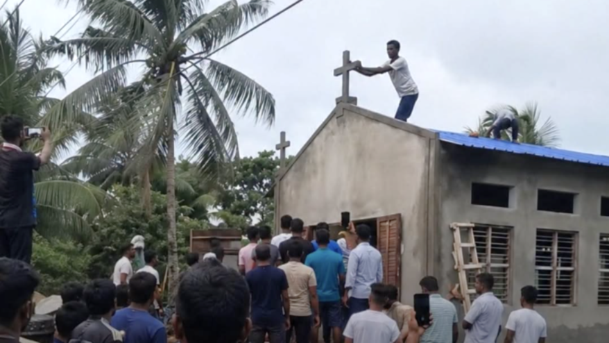 Multidão hindu vandaliza igreja e ameaça membros na Índia