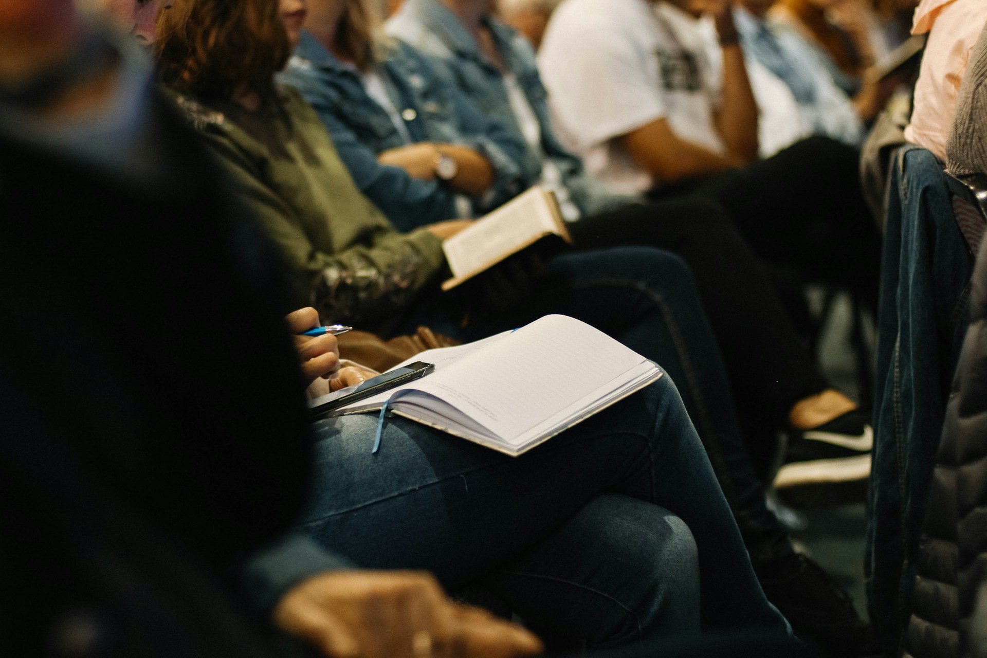 Quase metade dos cristãos nos EUA diz confiar na IA para apoiar seu crescimento espiritual