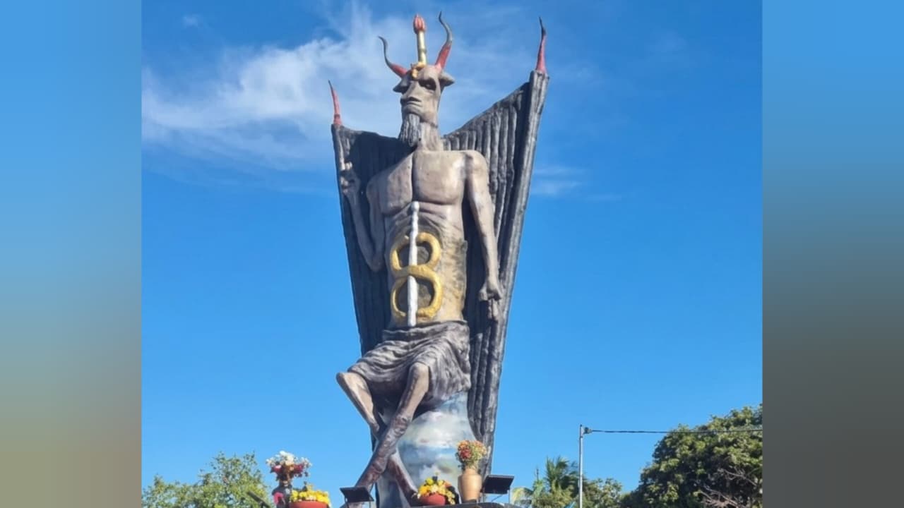 Estátua do diabo de 11 metros é erguida no CE e cristãos reagem: “A Luz vencerá as trevas”