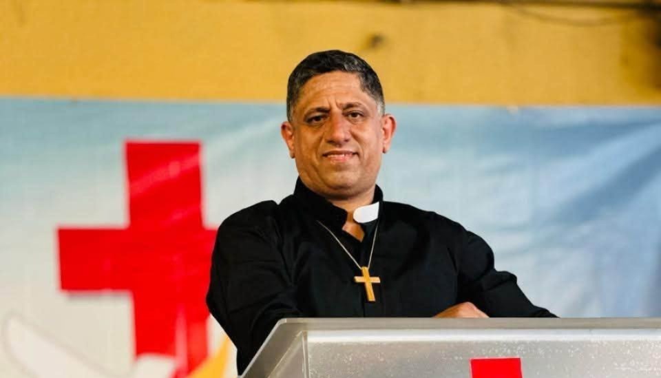 Igreja recebe pastor perseguido com festa após ser libertado da prisão na Síria