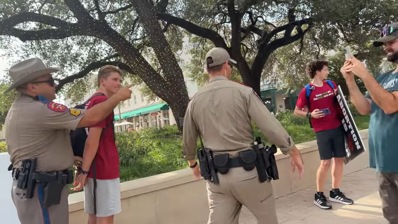 Cristãos são presos durante protesto contra aborto no Texas