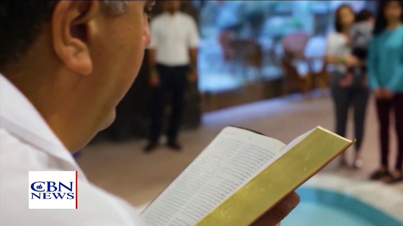 Igreja no Irã cresce em meio à crise e perseguição: “Pessoas são atraídas pelo Senhor