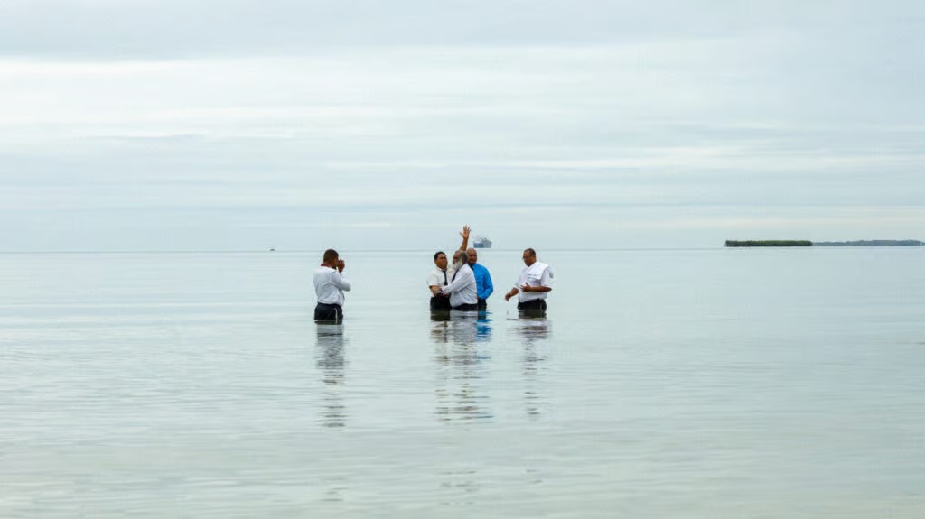 Mais de 4 mil pessoas são batizadas após evangelismo nas Ilhas Fiji