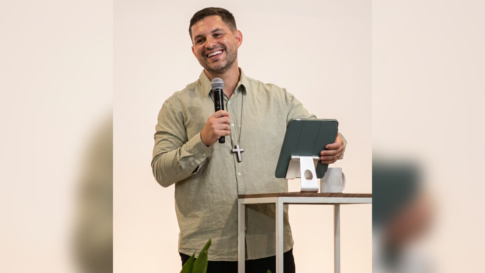 Pastor ensina cristãos a encontrar paz com Deus por meio do silêncio