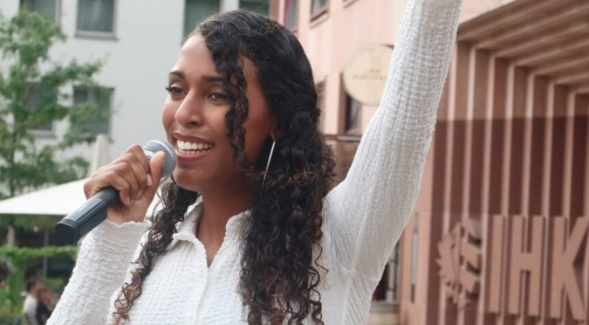 Jovem é curada de transtorno alimentar após conhecer Jesus no Tik Tok: “Só Ele dá vida”